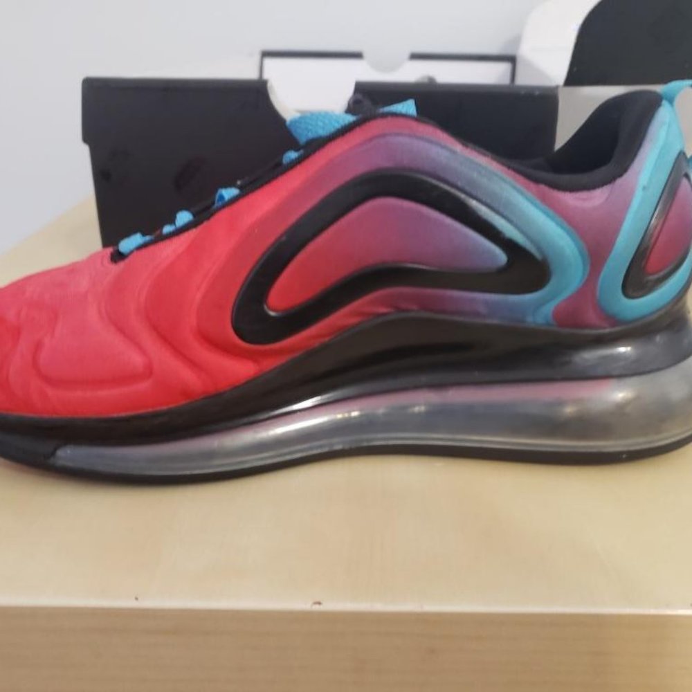 Nike Air Max 720 University Red Blue Fury